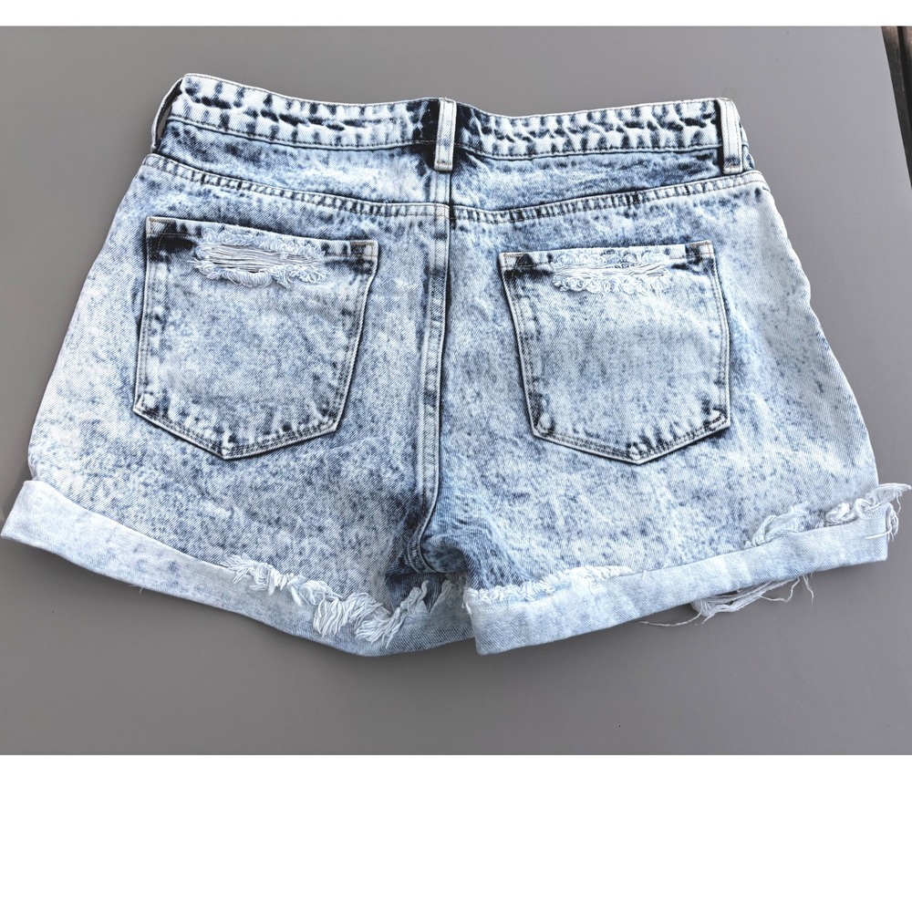 KanCan Women's Distressed‎ Ripped Acid Wash Denim Jean Shorts, Size 11/29
